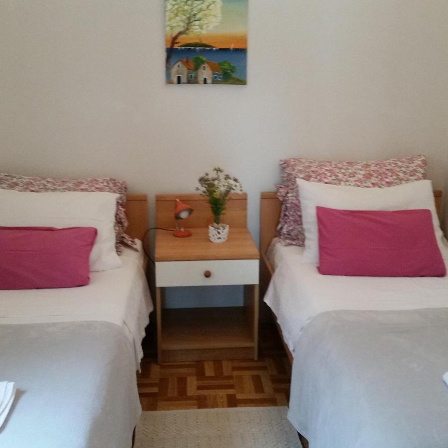 Mendula Apartment Rogač Eksteriør billede